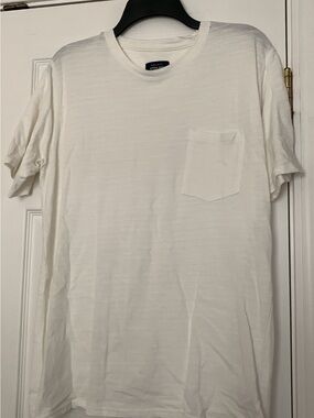 Men's White Pocket Crew T-Shirt by Banana Republic